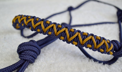 licol éthologique cheval Lazuli tressé sapristouch bleu marine caramel
