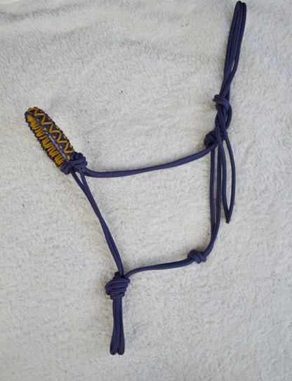 licol éthologique cheval Lazuli tressé sapristouch bleu marine caramel